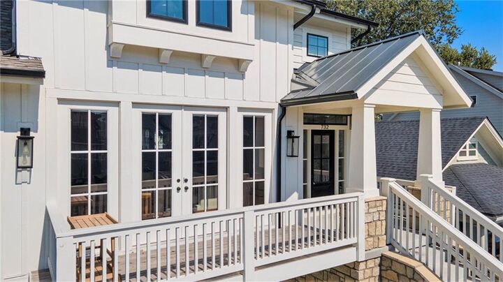 Property Photo:  732 Corbin Terrace  MO 64111 