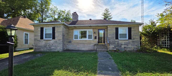 1218 N Cherry Street  Mount Carmel IL 62863 photo