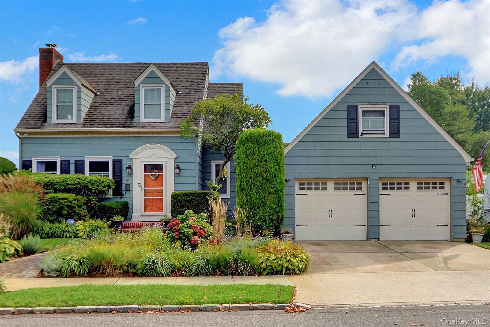 Property Photo:  102 Shinnecock Avenue  NY 11758 