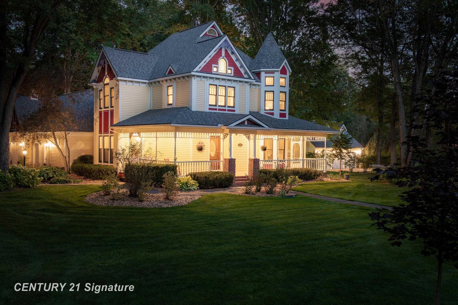 Property Photo:  2586 Hummingbird Pass  MI 48642 