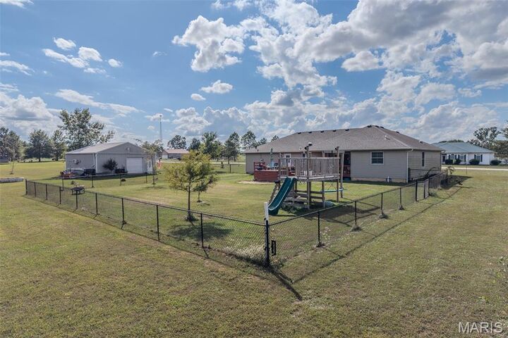 Property Photo:  23380 Redwing Lane  MO 65536