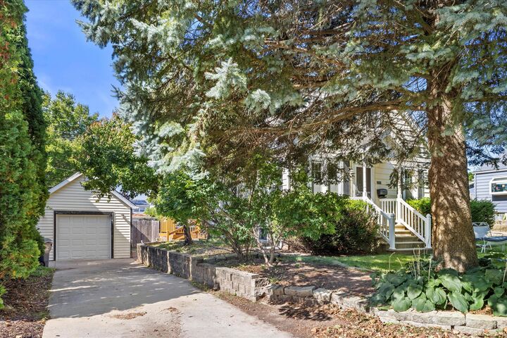 Property Photo:  3735 S 91st St  WI 53228 