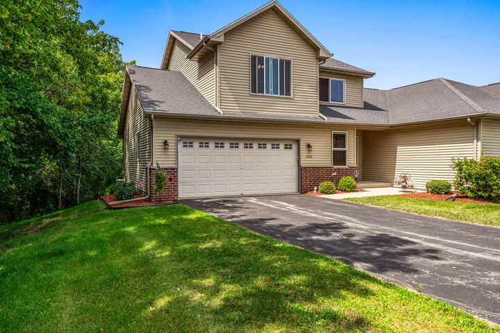 2703 E Somers Ct  Cudahy WI 53110 photo