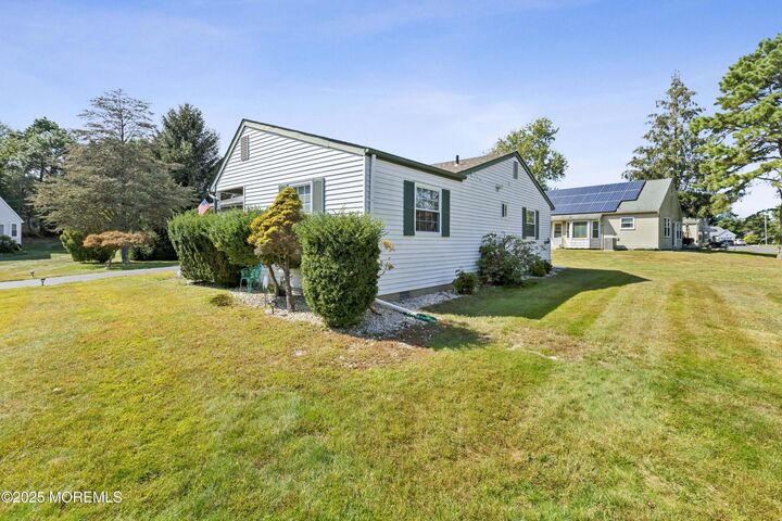 Property Photo:  3 Rutland Court 63  NJ 08759 