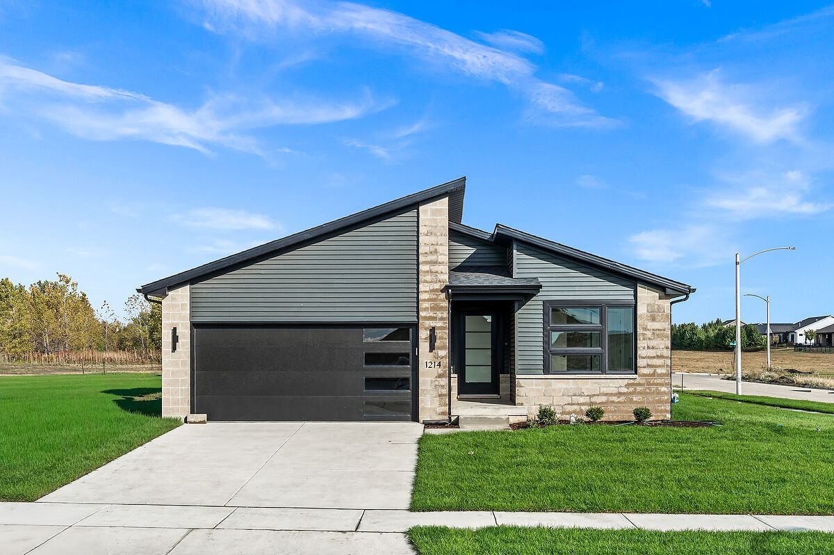 Property Photo:  1214 Slate Street  IL 61761