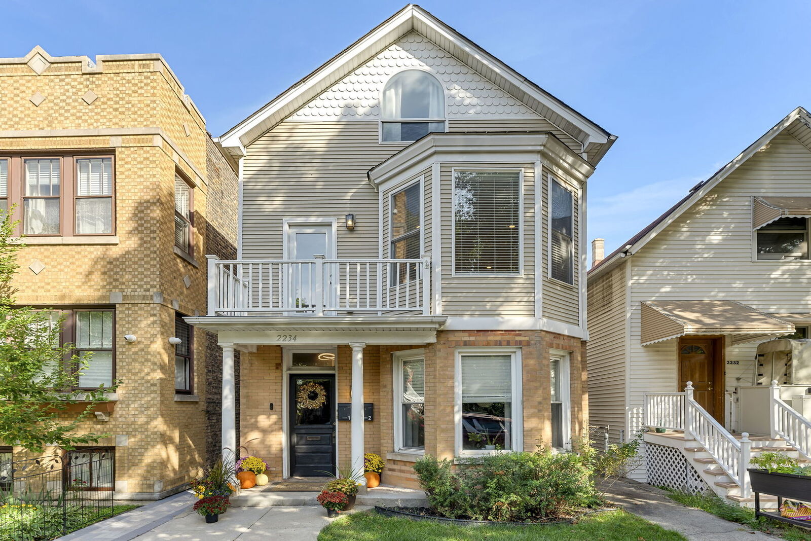 Property Photo:  2234 W Melrose Street 2  IL 60618 