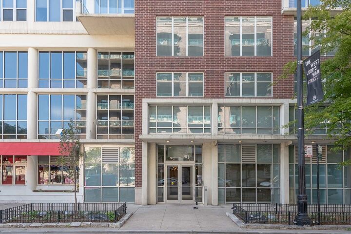 Property Photo: 901 W Madison Street 921 IL 60607