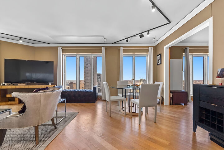 Property Photo:  950 N Michigan Avenue 3704  IL 60611 