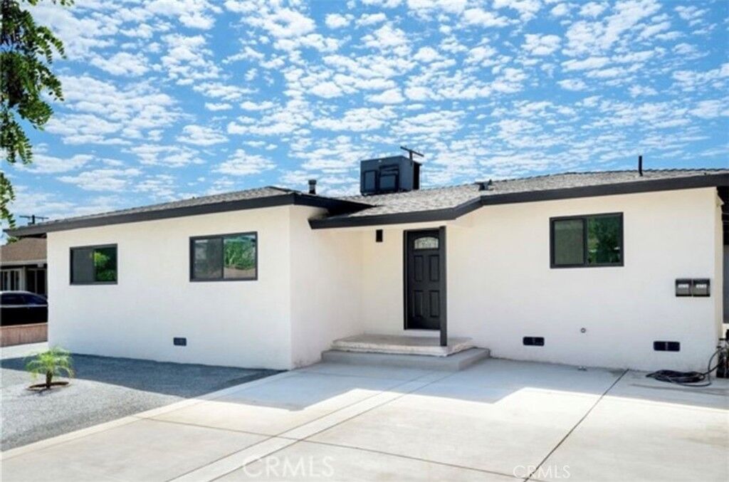 Property Photo:  16734 16734 Tribune  CA 91344 