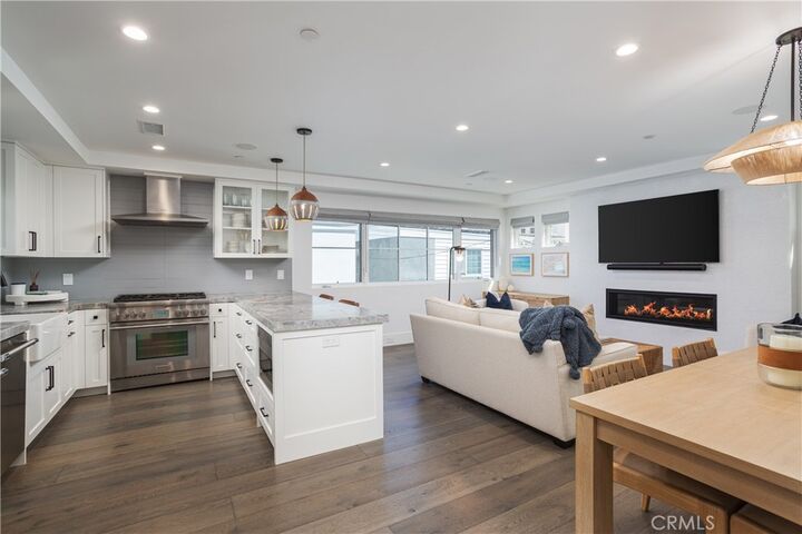 Property Photo:  714 1/2 Iris Avenue  CA 92625 