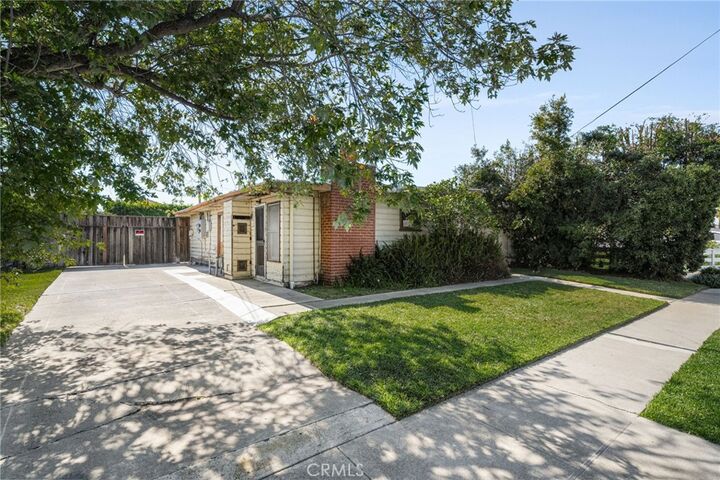 Property Photo:  263 E 21st  CA 92627 