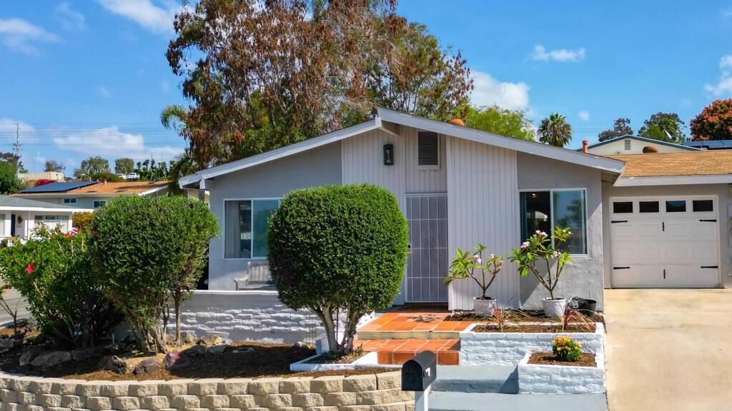 Property Photo: 3154 Buena Hills Drive CA 92056