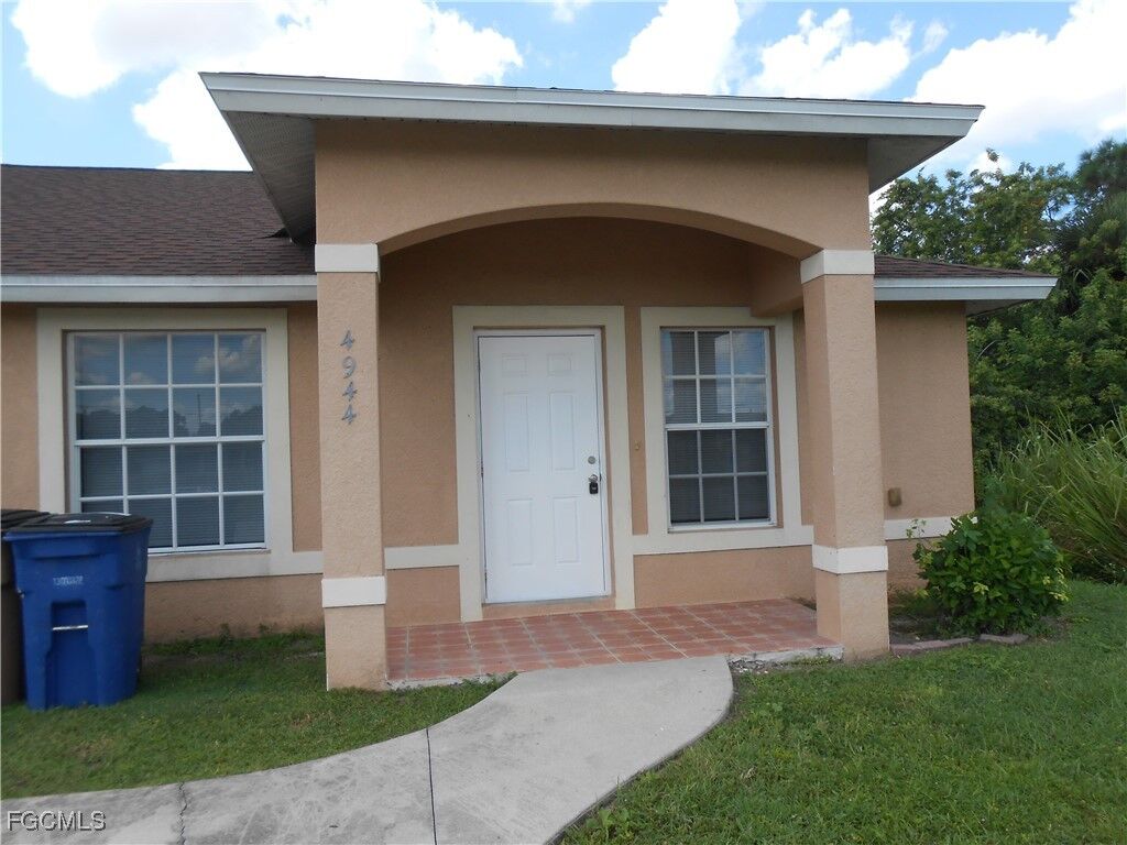 Property Photo:  4944 Golfview Boulevard  FL 33973 