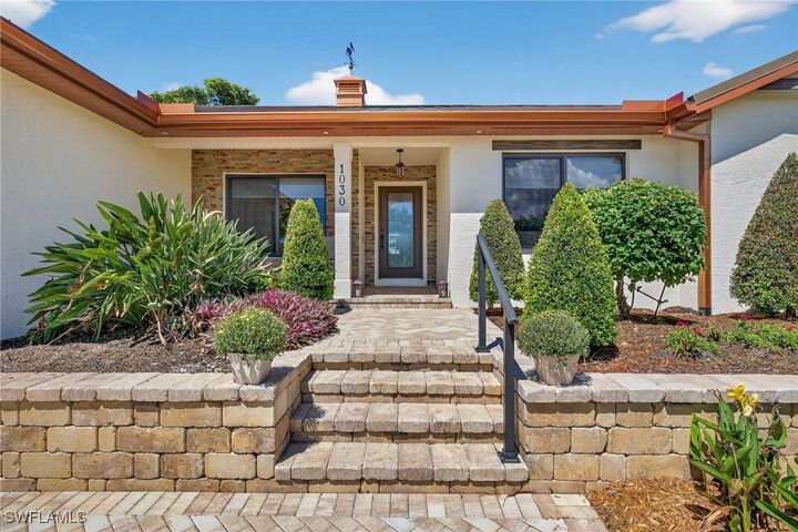 Property Photo: 1030 Hartley Street FL 34145