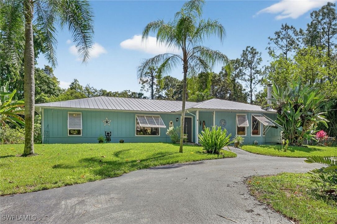 Property Photo:  410 6th Street NE  FL 34120 