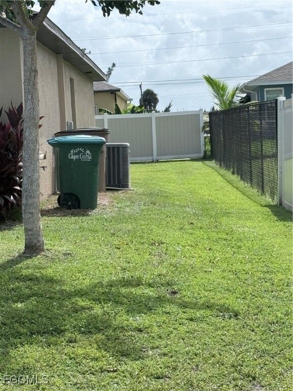 Property Photo:  2000 SW 3rd Street  FL 33991 