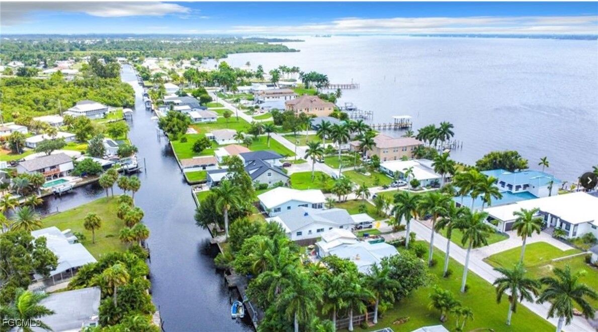 Property Photo: 94 E North Shore Avenue FL 33917