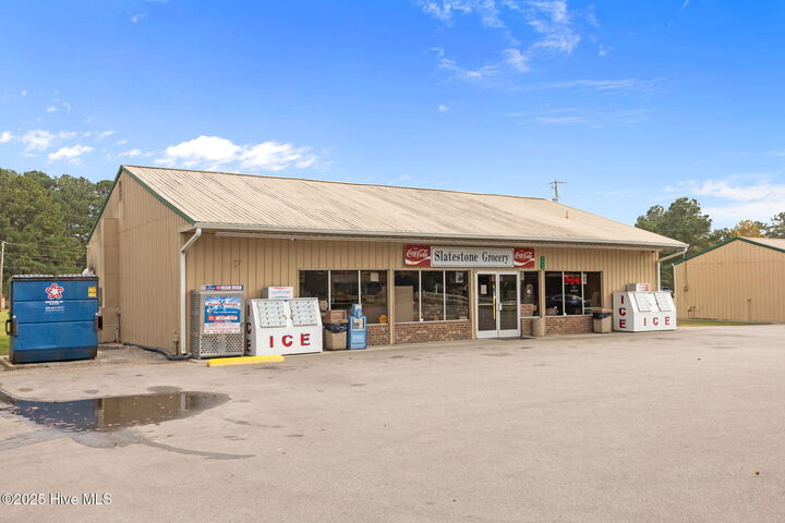 Property Photo:  2040 Slatestone Road  NC 27889 