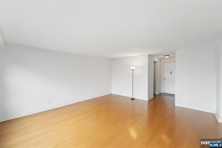 Property Photo:  500 Central Avenue 207  NJ 07087