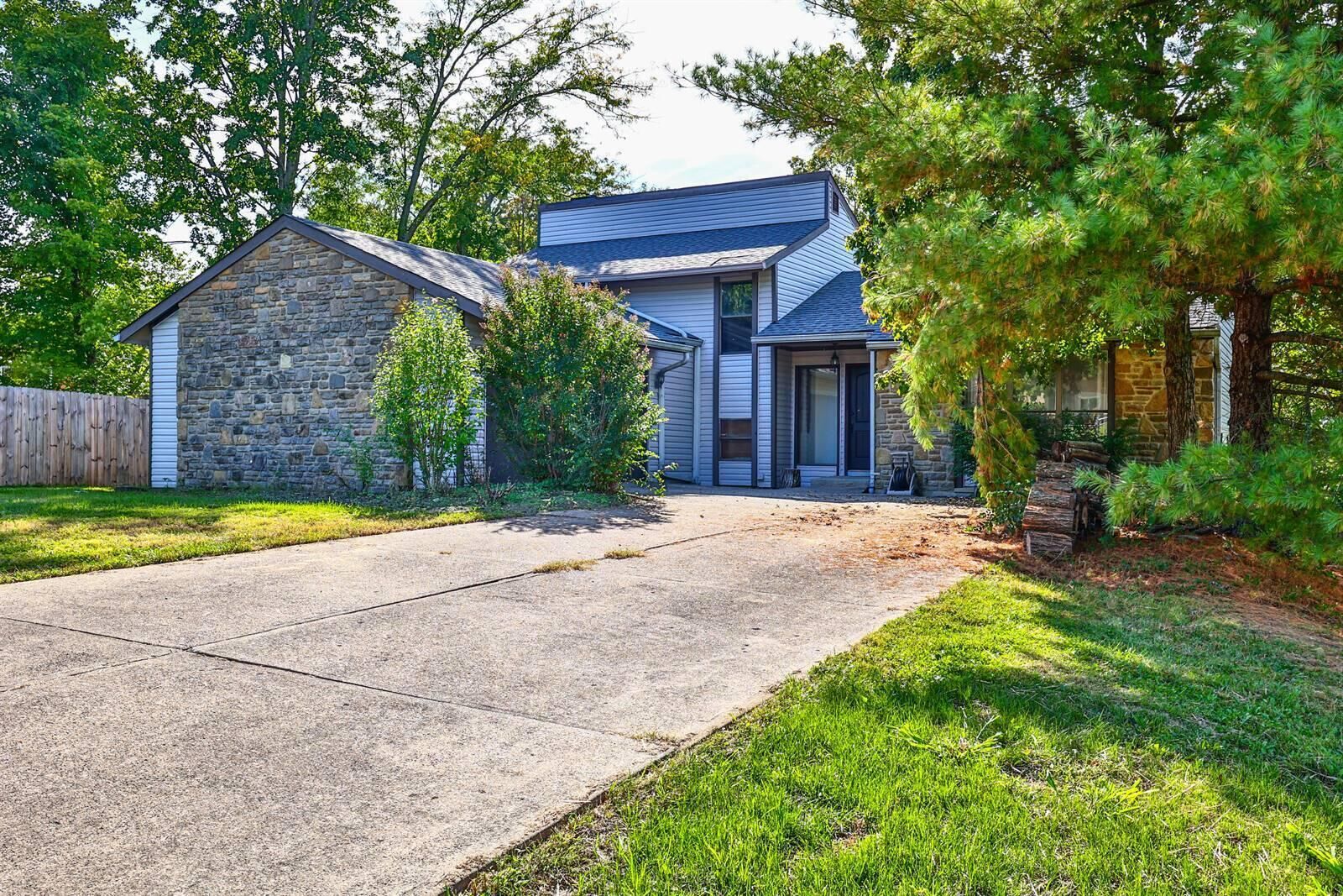 Property Photo:  1609 Poplar Ridge Court  KY 41042 