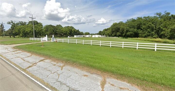 Property Photo:  30951 Highway 23  LA 70041 