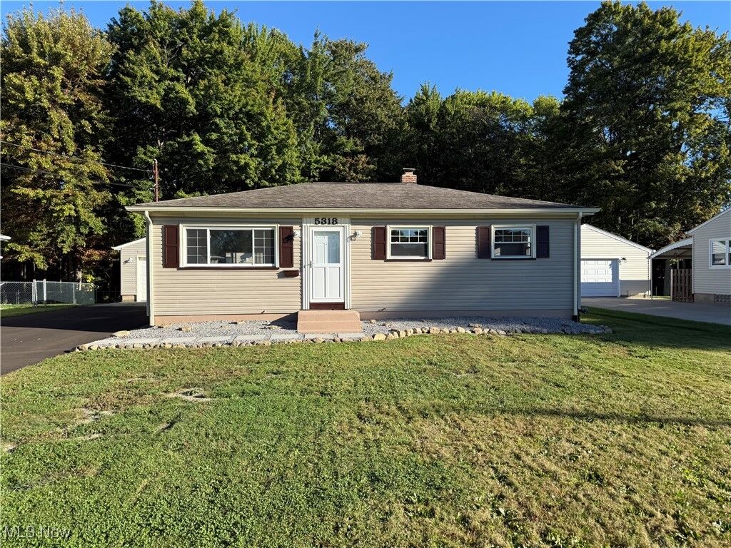 Property Photo:  5318 Pinecrest Avenue  OH 44515 