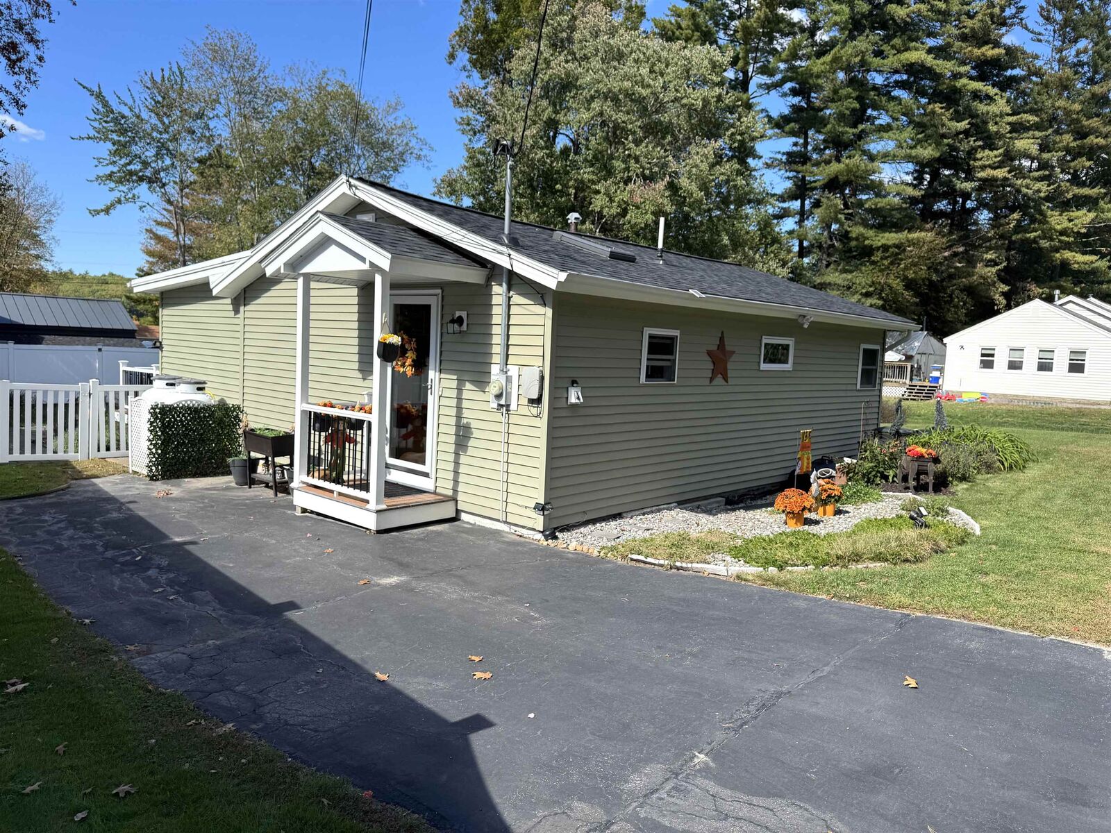 Property Photo:  4 Stephanie Road  NH 03046 