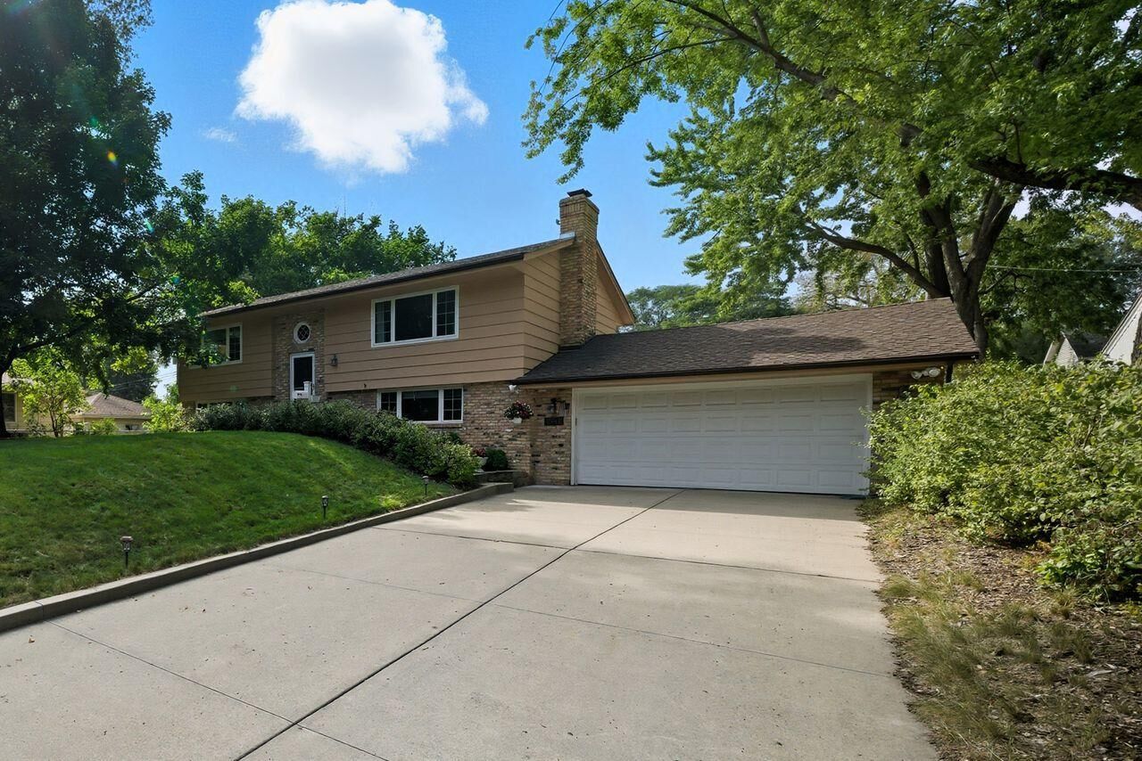 Property Photo: 10516 Upton Circle S MN 55431