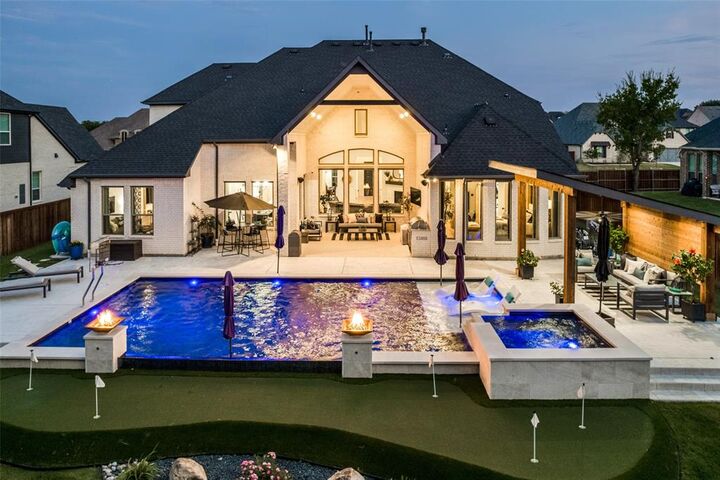 Property Photo:  1816 Rockwood Lane  TX 76063 