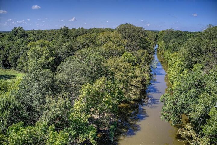 Property Photo: 429 County Road 4736 TX 75433