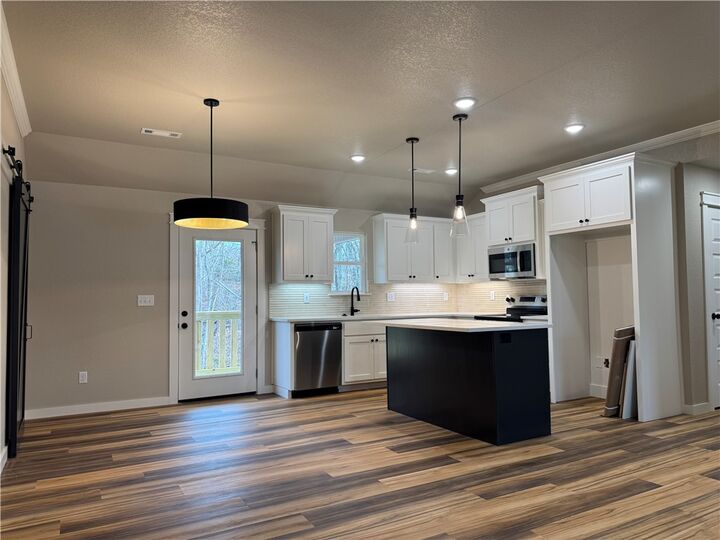 Property Photo:  4 Melrose Lane  AR 72715 