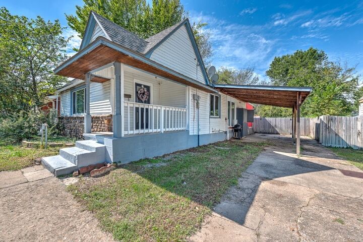 Property Photo:  716 N Mt Olive Street  AR 72761 