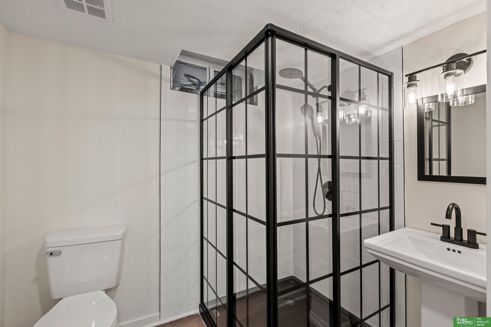 Property Photo:  2817 S 116th Avenue  NE 68144 