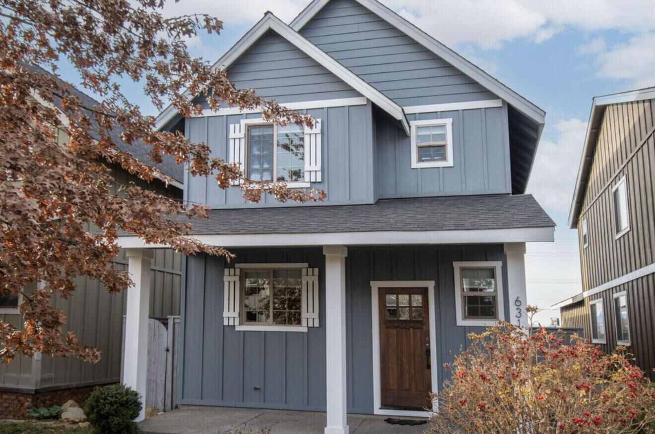 Property Photo:  63117 De Haviland Court  OR 97701 