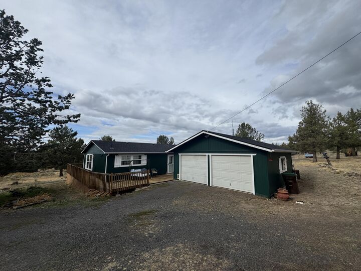 Property Photo: 5935 SE Coyote Lane OR 97754