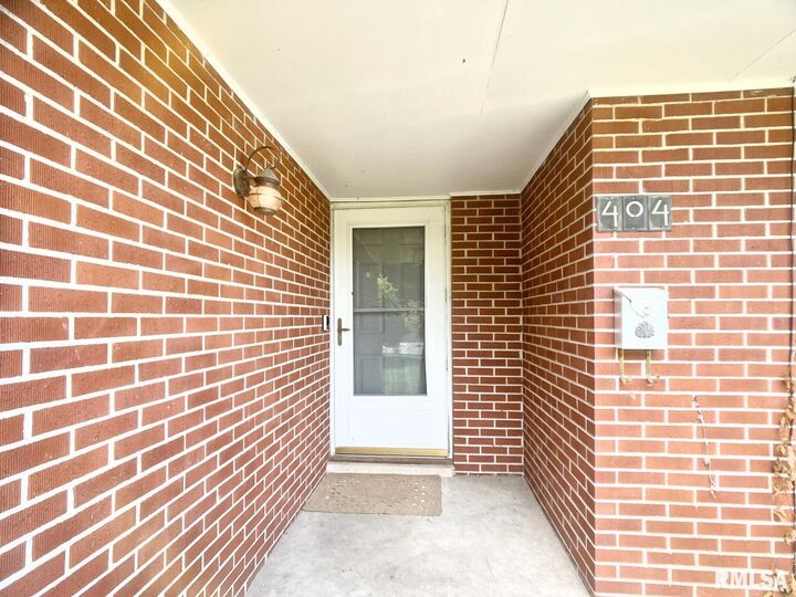 Property Photo:  404 S Orchard Drive  IL 62901 