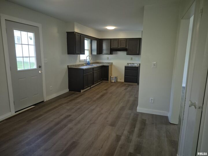 Property Photo:  802 Dillard Street  IL 62930 