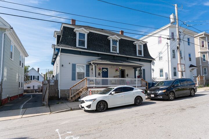 Property Photo:  206-208 Willow St  MA 01841 