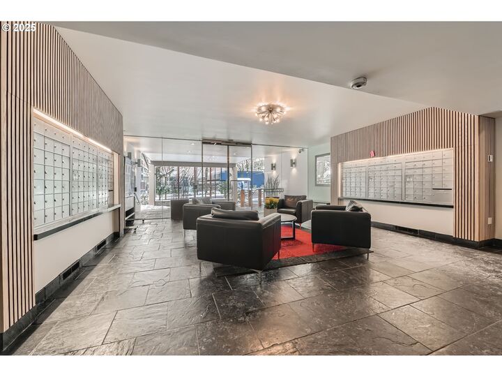 Property Photo:  255 SW Harrison St 9D  OR 97201 