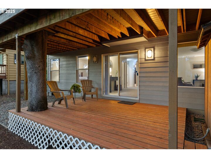 Property Photo:  690 N Shepherd Rd  WA 98671 