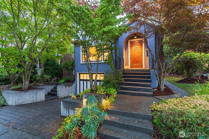 Property Photo:  7  Newell Street  WA 98109 