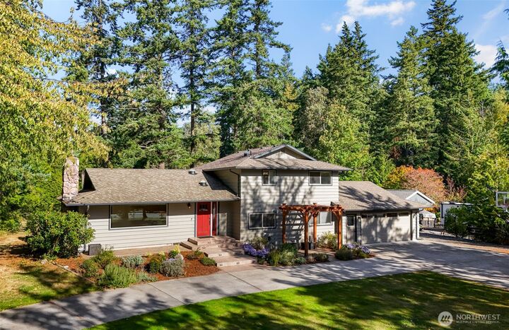 Property Photo:  505  Willow Road  WA 98225 