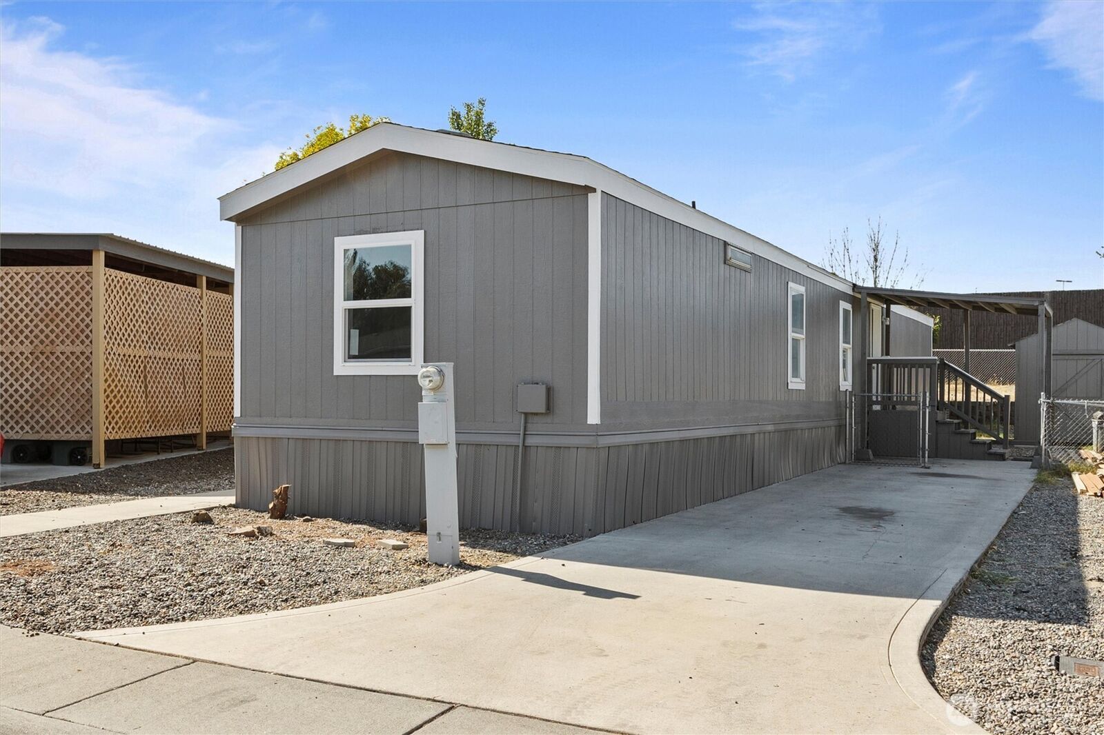 Property Photo:  681  Lonetree Lane  WA 99352 