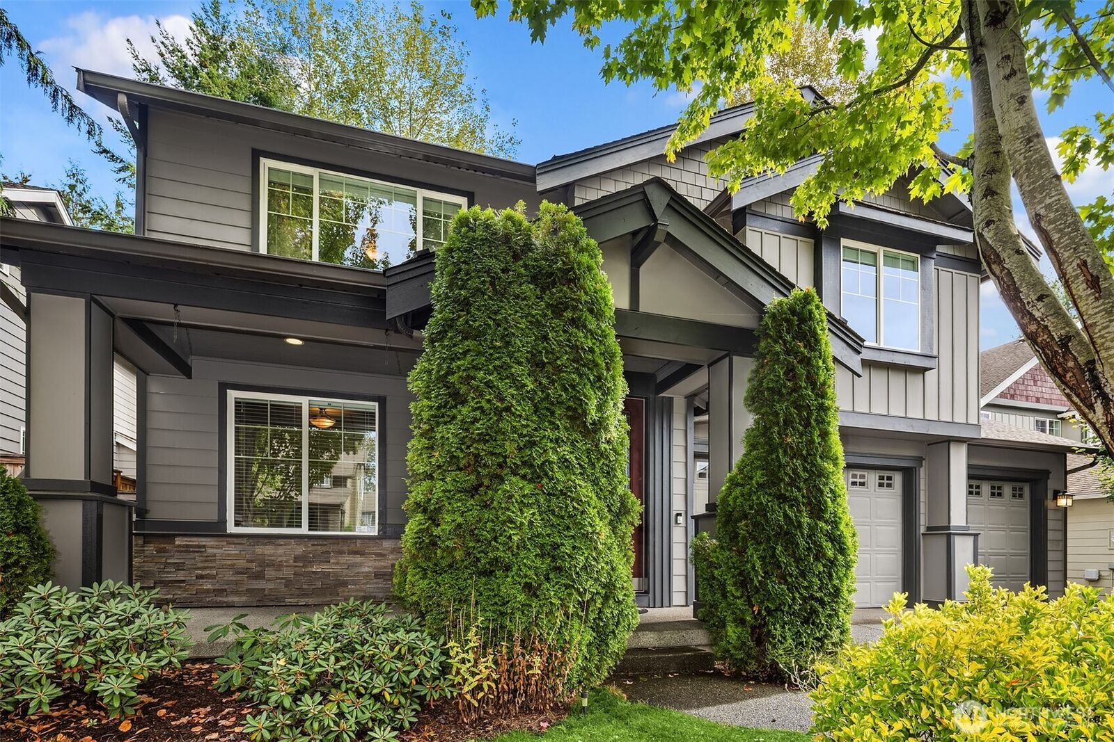 Property Photo: 122 Ilwaco Place SE WA 98059