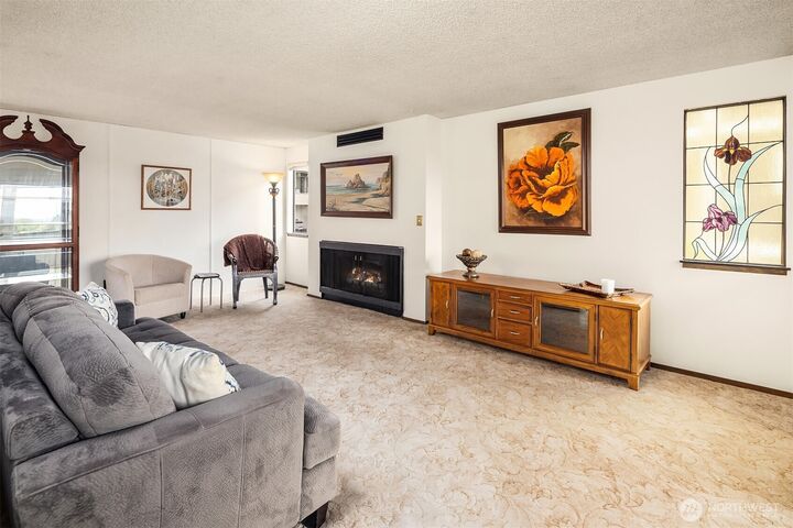 Property Photo:  335  3rd Avenue S 203  WA 98020 