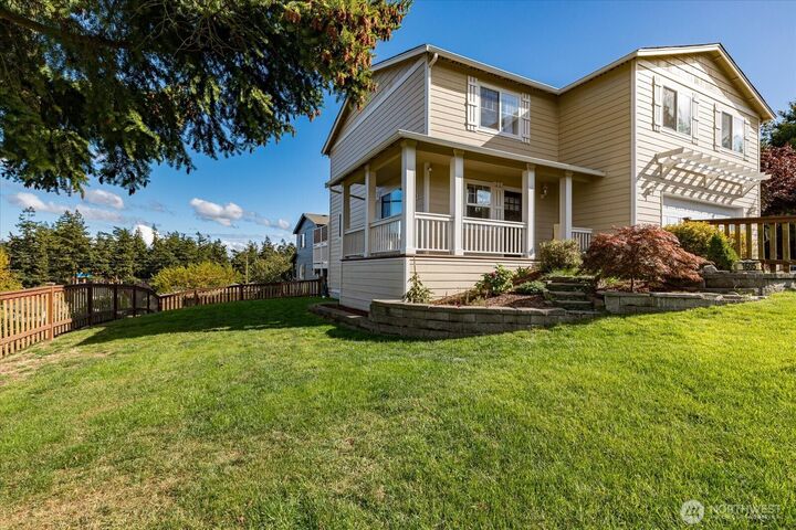Property Photo:  1605 SW 16th Avenue  WA 98277 