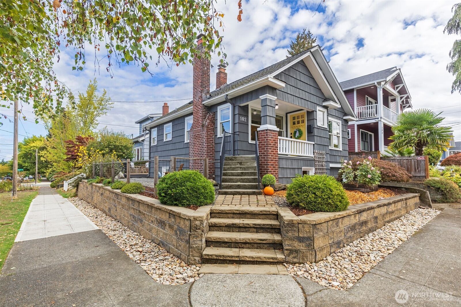 Property Photo:  102 NE 60th Street  WA 98115 