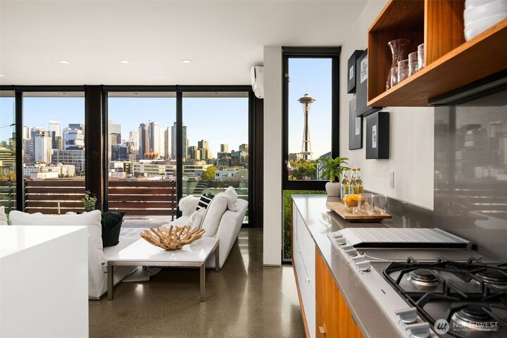 Property Photo:  417  Ward Street  WA 98109 
