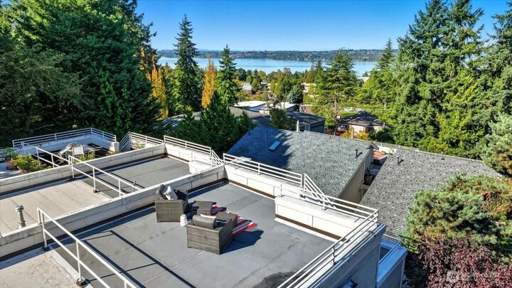 Property Photo:  11344 NE 67th Street A1  WA 98033