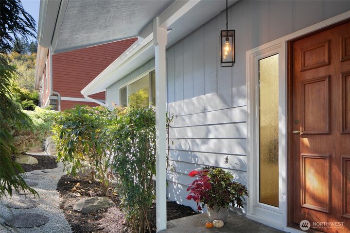 2806 NE 177th Place  Lake Forest Park WA 98155 photo